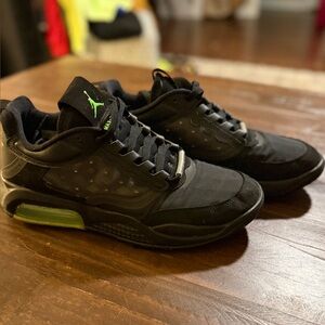 listing-status-banner